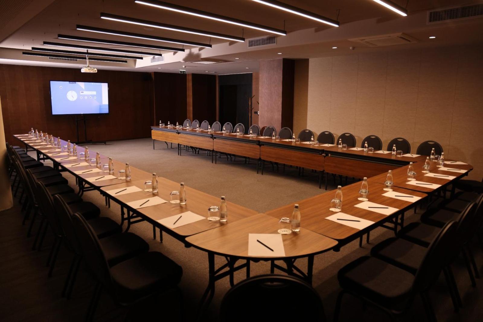 Mercure Prishtina City Prishtinë Ngoại thất bức ảnh
